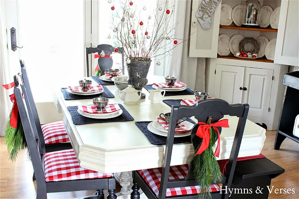 Red and White Check Christmas Dining Room - Hymns and Verses Blog