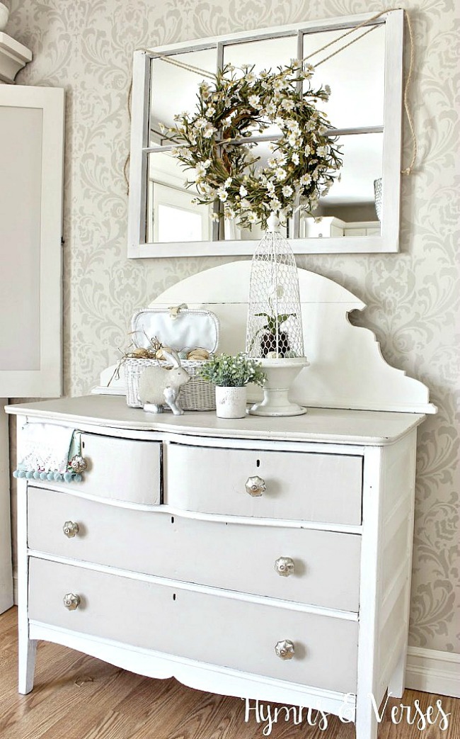 Cottage Style Spring Vignette