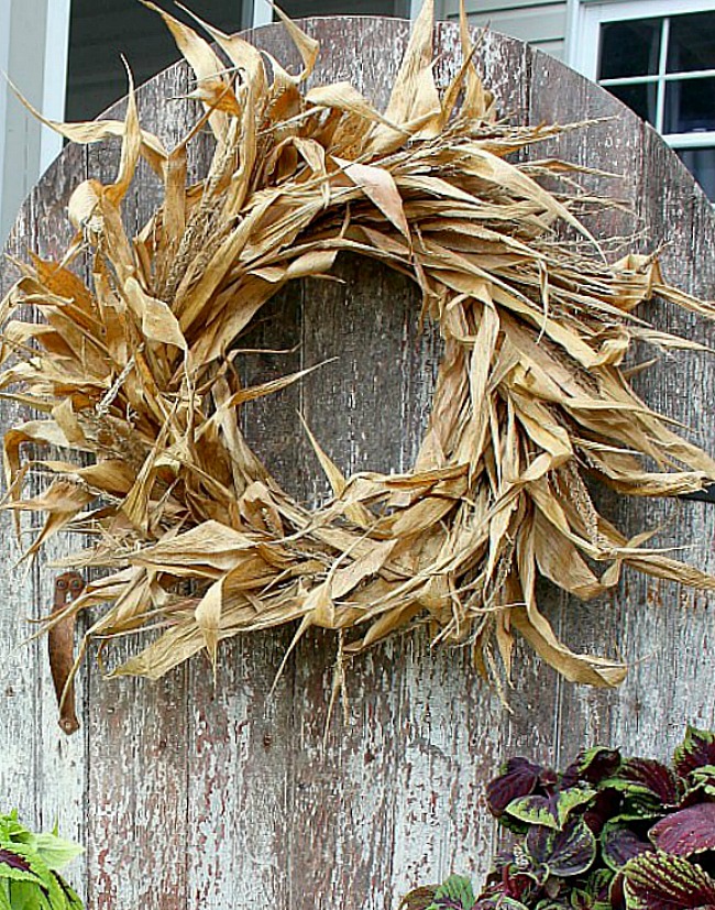 Raw Husk Corn Husk Wreath - Taste of the Frontier