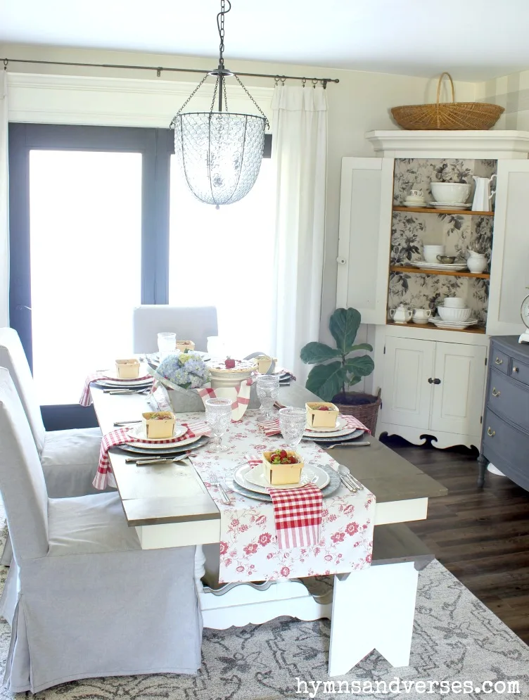Vintage Style Summer Dining Room