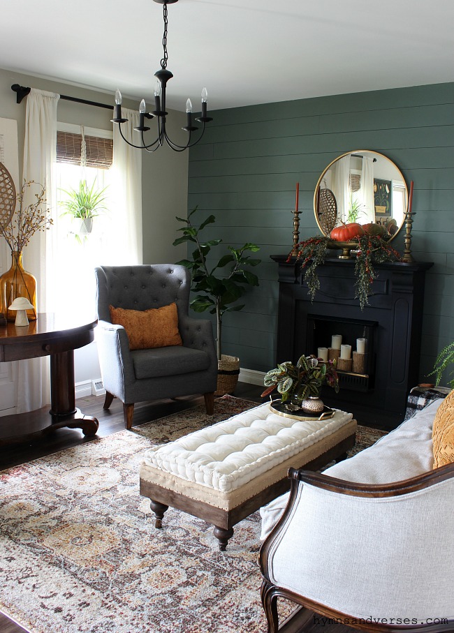 Autumn Living Room in Traditional Colors 