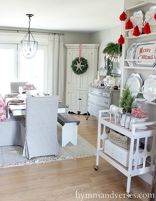 Red and White Christmas Dining Room