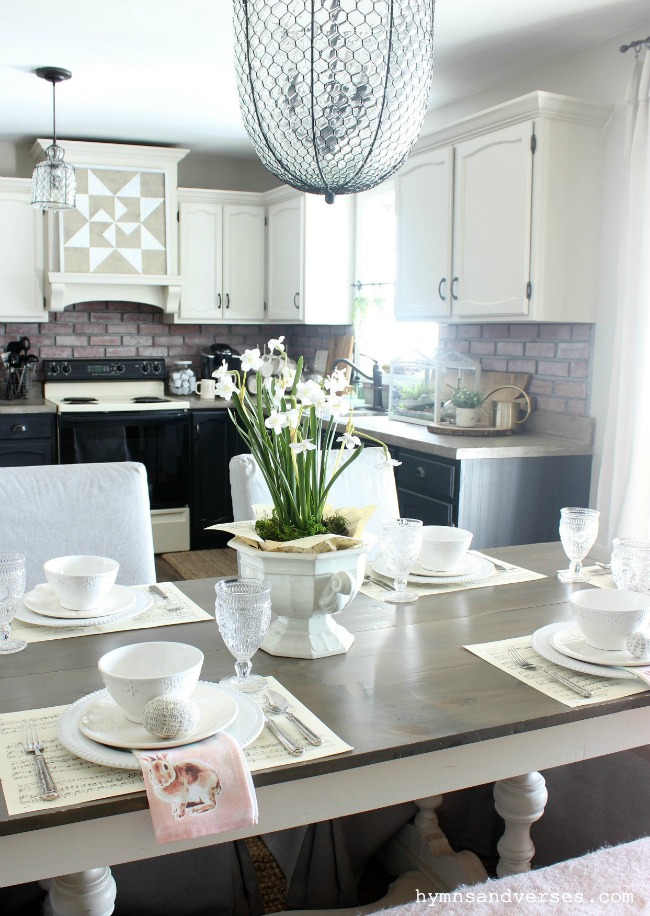 Farmhouse Kitchen and Dining Room 