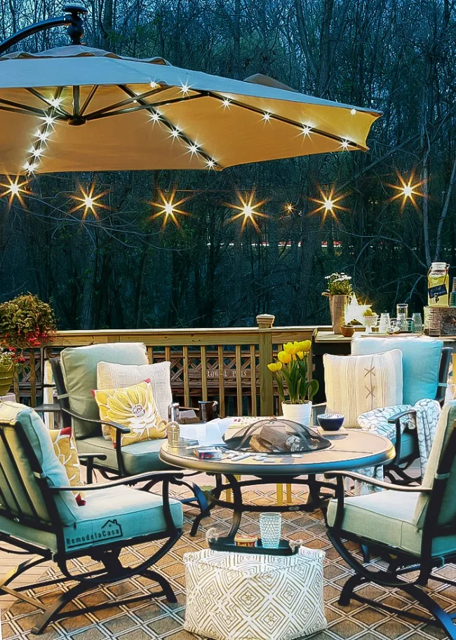 How to Hand Outdoor Lights - RemodelaCasa