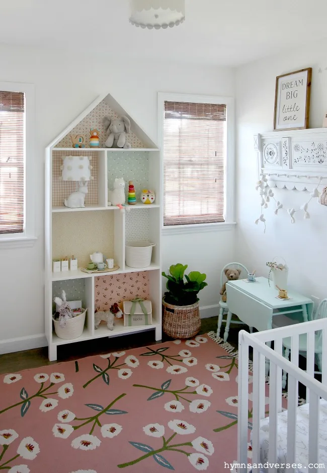 12 Darling DIY Dollhouses