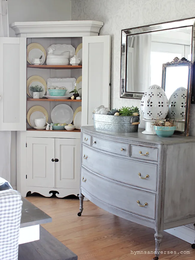 Spring Cottage Style Dining Room