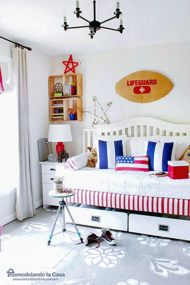 Patriotic Bedroom - RemodelaCasa