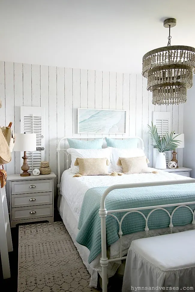 Light aqua deals bedroom ideas